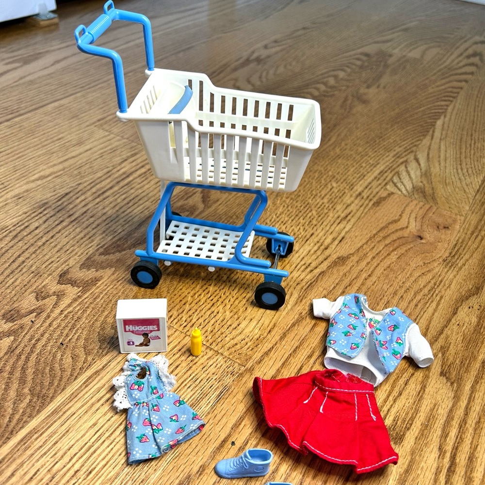 Accessories from Shoppin’ Fun Barbie and Kelly Vintage 1996